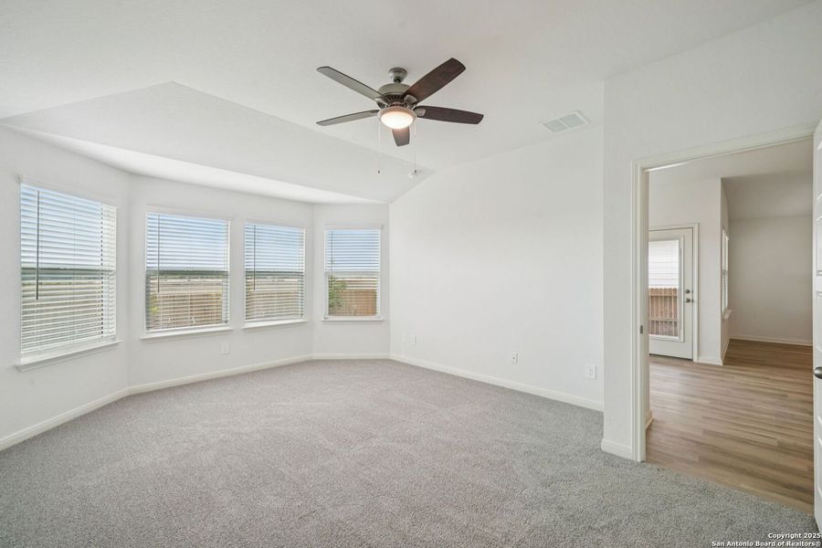 Spacious, unfurnished interior of a new home in Estancia Ranch - Premier Series, San Antonio (Image 15). Spacious, unfurnished interior of a new home in Estancia Ranch - Premier Series, San Antonio (Image 15).