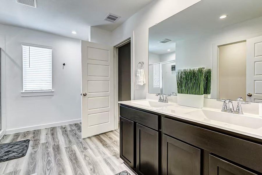 Furnished interior view inside a new home in , Houston (Image 10).