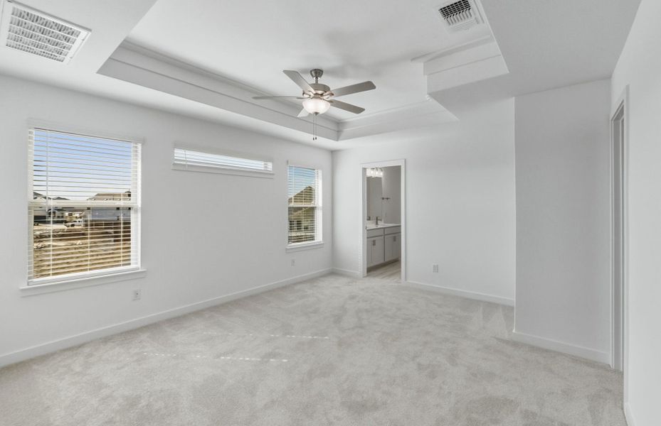 Spacious, unfurnished interior of a new home in Santa Rita Ranch, Liberty Hill (Image 41).