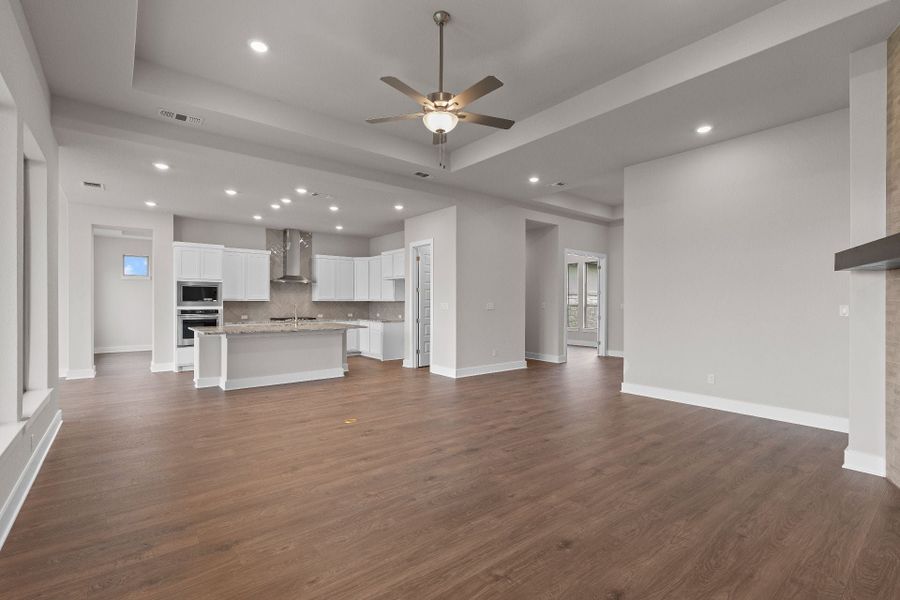 4br New Home in Liberty Hill, TX.  - Slide 18