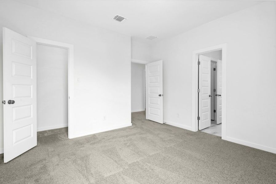 Spacious, unfurnished interior of a new home in Santa Rita Ranch, Liberty Hill (Image 29).