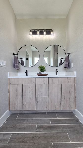 Furnished interior view inside a new home in , Atascosa (Image 9).