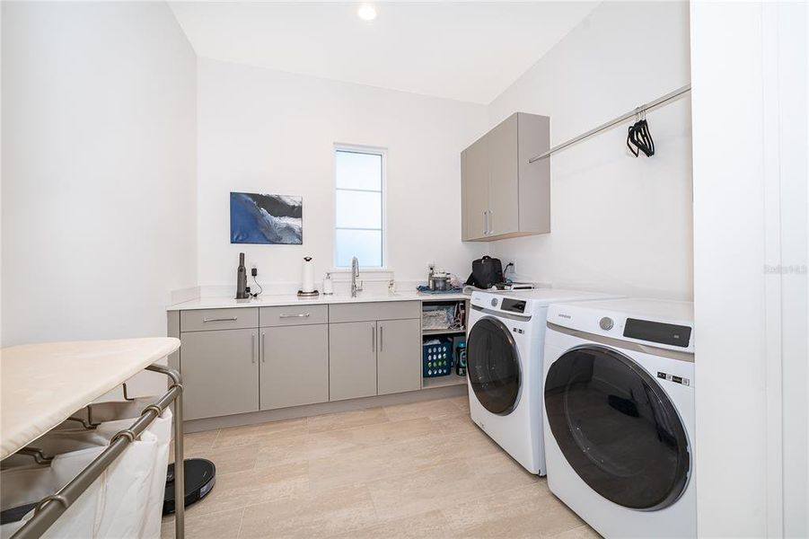 Furnished interior view inside a new home in , Montverde (Image 40). Furnished interior view inside a new home in , Montverde (Image 40).