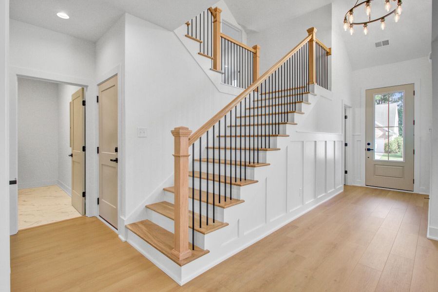 Spacious, unfurnished interior of a new home in , Summerville (Image 46).