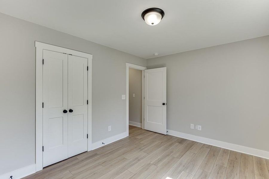 Spacious, unfurnished interior of a new home in , Hartwell (Image 23).