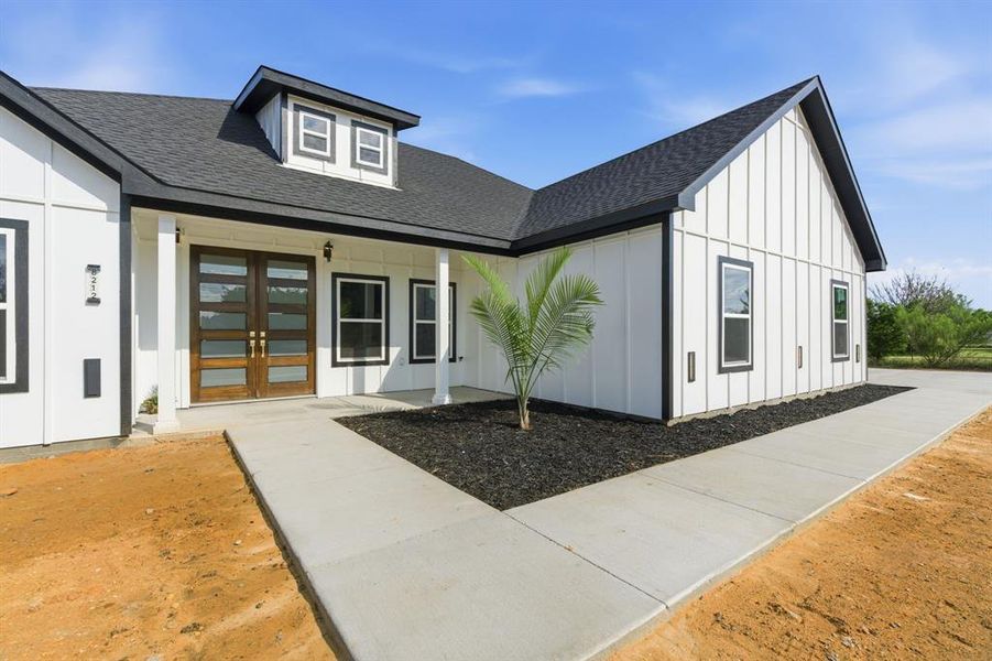 Exterior details and patio area of a home in , Joshua (Image 27).