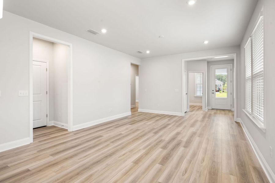 Spacious, unfurnished interior of a new home in Del Webb Savannah at Heartwood, Richmond Hill (Image 18). Spacious, unfurnished interior of a new home in Del Webb Savannah at Heartwood, Richmond Hill (Image 18).