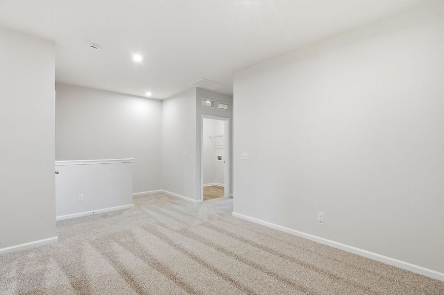 Spacious, unfurnished interior of a new home in Bratton Pointe, Rock Hill (Image 17).