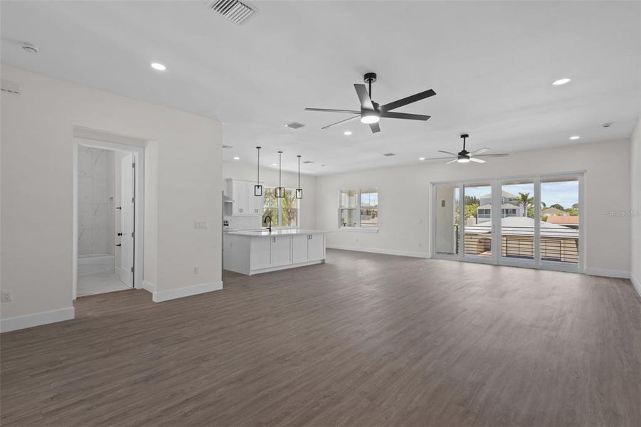 Spacious, unfurnished interior of a new home in , Hudson (Image 17).