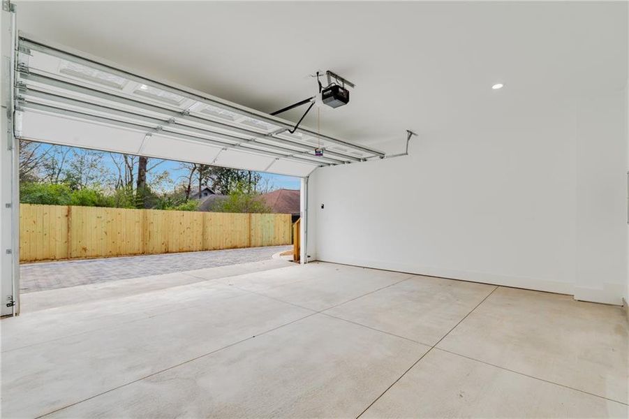 Spacious, unfurnished interior of a new home in , Atlanta (Image 62).
