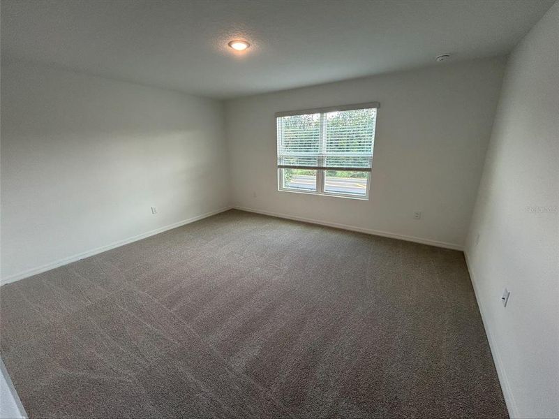 Spacious, unfurnished interior of a new home in Trinity Place, St. Cloud (Image 11).