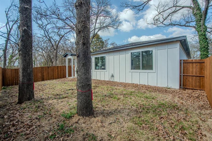 Exterior details and patio area of a home in , Gun Barrel City (Image 26).