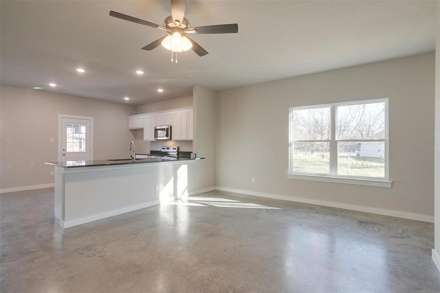 Spacious, unfurnished interior of a new home in , Itasca (Image 14). Spacious, unfurnished interior of a new home in , Itasca (Image 14).
