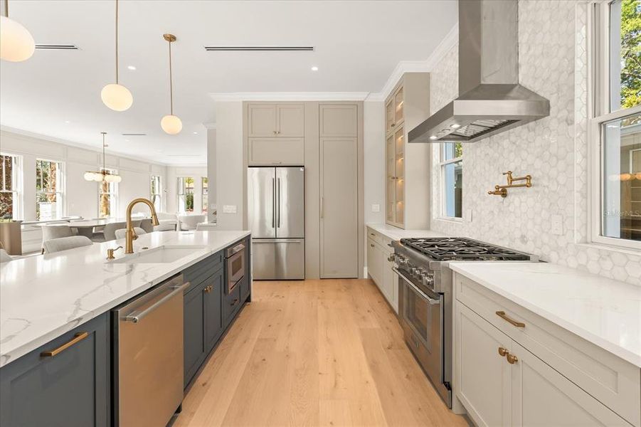 Furnished interior view inside a new home in , Orlando (Image 19).