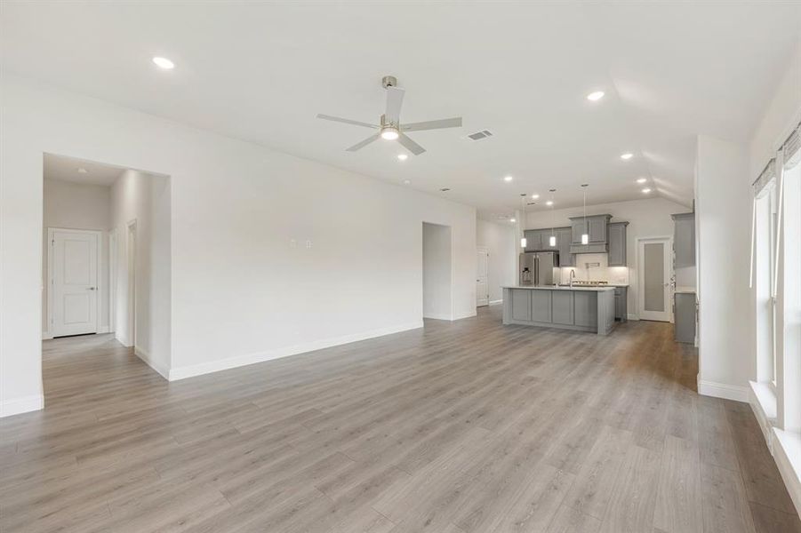 Spacious, unfurnished interior of a new home in Waterscape, Royse City (Image 20).
