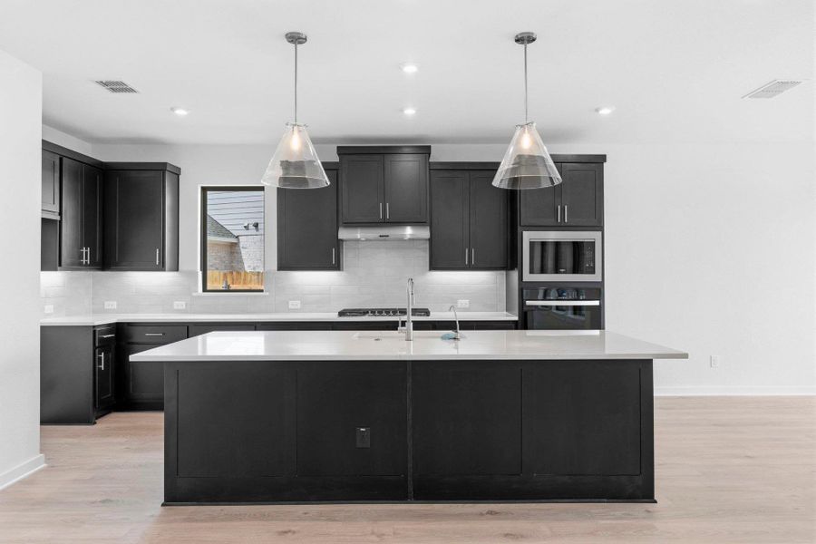 Gorgeous Open Concept Kitchen