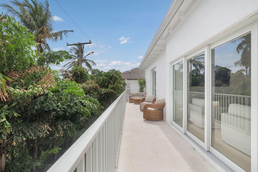 Exterior details and patio area of a home in , West Palm Beach (Image 27).