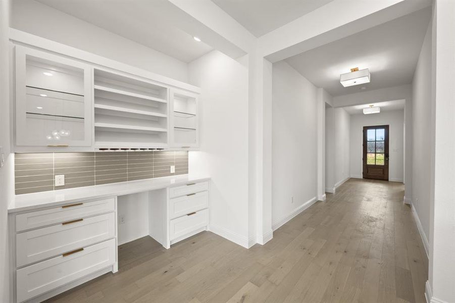 4730 Hawthorn Hills- Bar-1