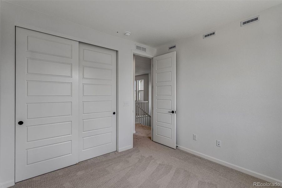Spacious, unfurnished interior of a new home in Sugar Mill Village, Longmont (Image 11). Spacious, unfurnished interior of a new home in Sugar Mill Village, Longmont (Image 11).