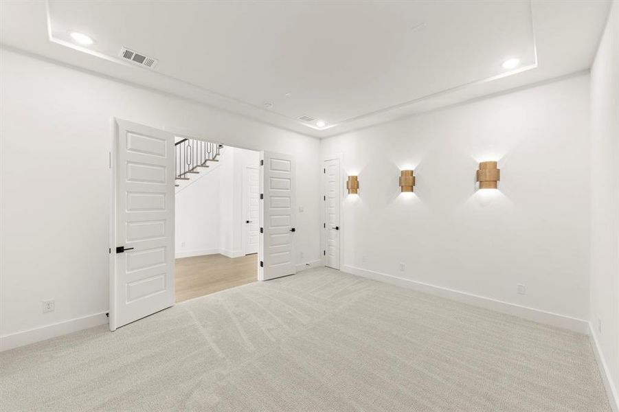 17. 591 Twilight - Media