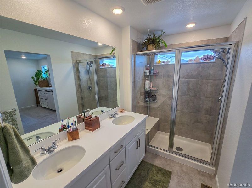 Furnished interior view inside a new home in , Aurora (Image 44).