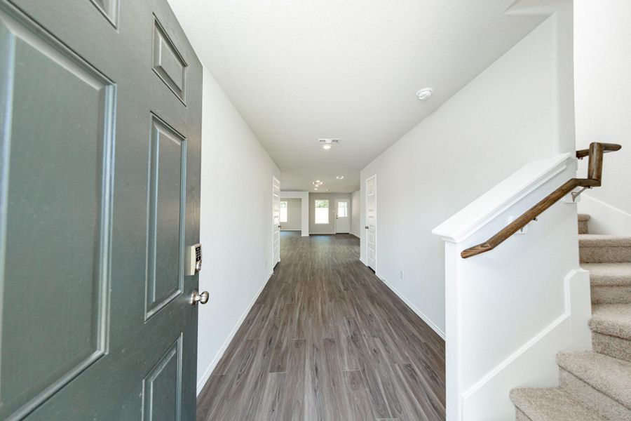 Spacious, unfurnished interior of a new home in Townsend Reserve, Splendora (Image 11).