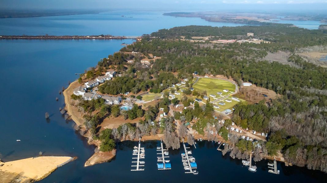 Image 21 of a home in North Shore.