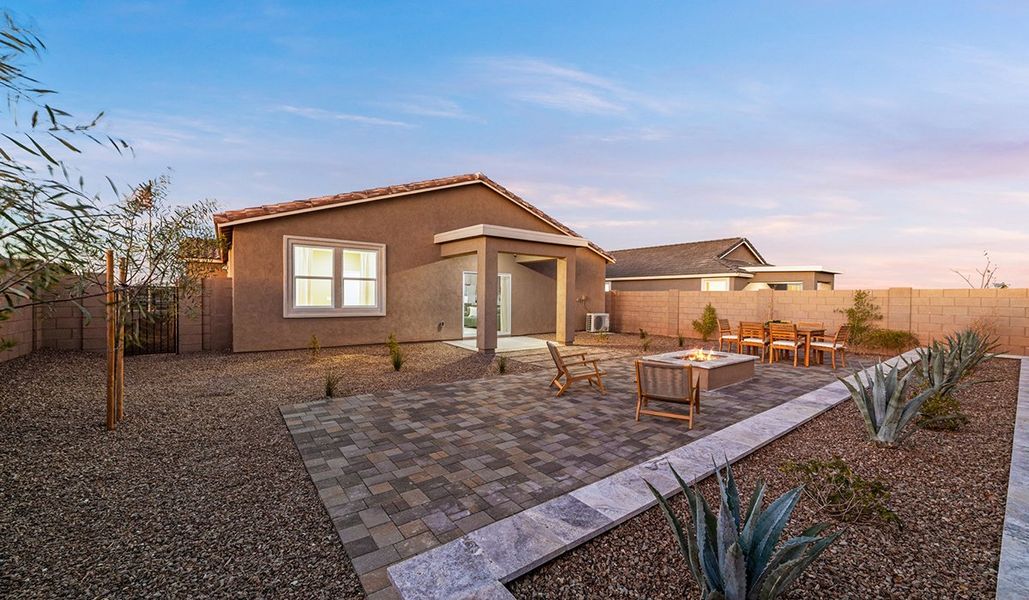 Representative exterior details of a home built from the Mariposa - C40M by D.R. Horton in Entrada Del Toro at Rancho Sahuarita, Sahuarita (Image 34).