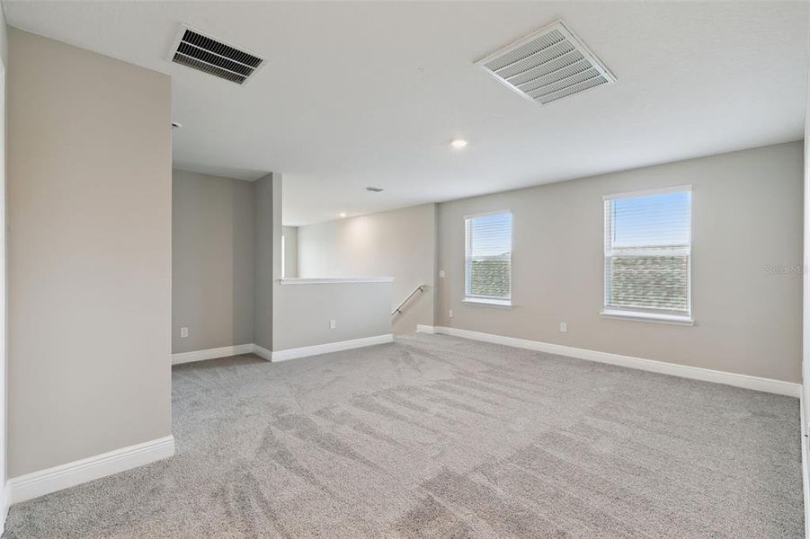 Spacious, unfurnished interior of a new home in , Daytona Beach (Image 36).
