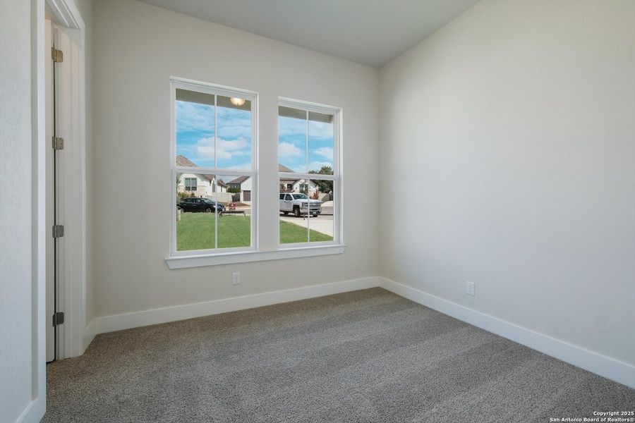 Spacious, unfurnished interior of a new home in The Grove at Vintage Oaks, New Braunfels (Image 23).