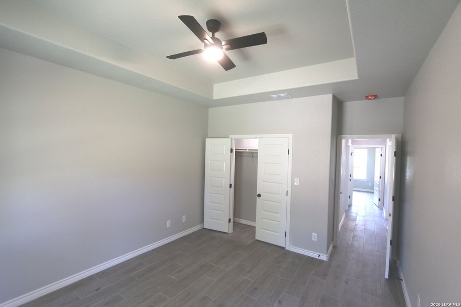 Spacious, unfurnished interior of a new home in , La Vernia (Image 22).