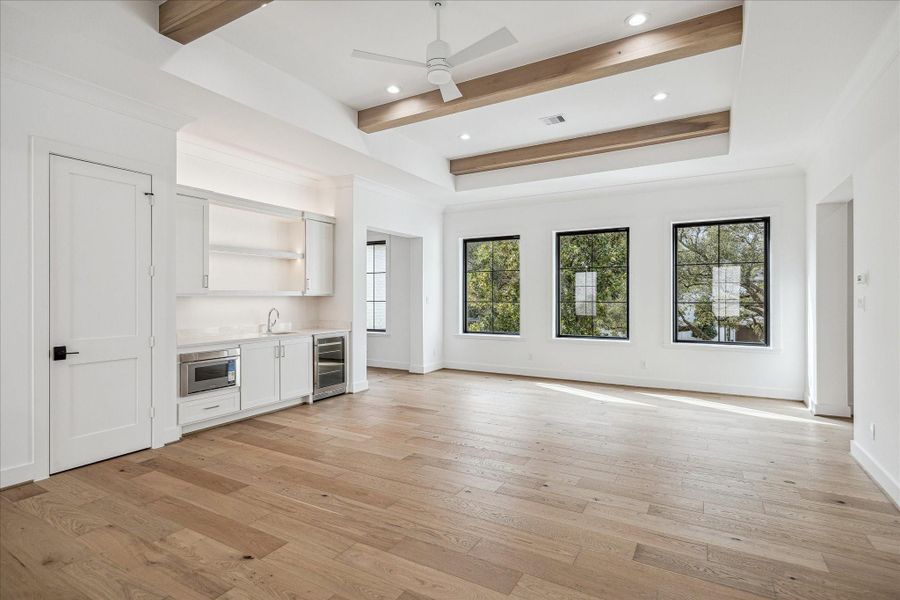 Spacious, unfurnished interior of a new home in , Houston (Image 17).