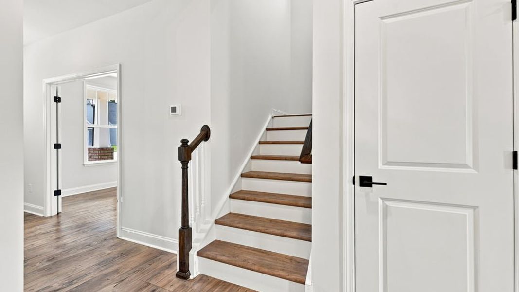Spacious, unfurnished interior of a new home in Shadowood, Seneca (Image 27).