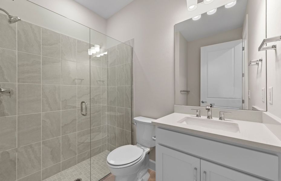 Furnished interior view inside a new home in Del Webb Oak Creek, North Fort Myers (Image 8).