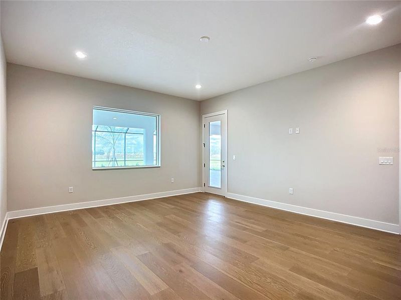 Spacious, unfurnished interior of a new home in Hampton Lakes, Sarasota (Image 51). Spacious, unfurnished interior of a new home in Hampton Lakes, Sarasota (Image 51).