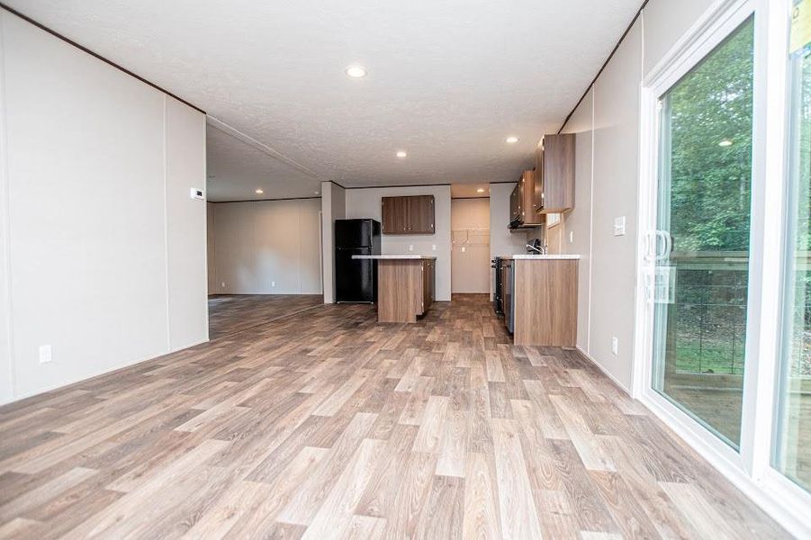 Spacious, unfurnished interior of a new home in , Carrollton (Image 33).