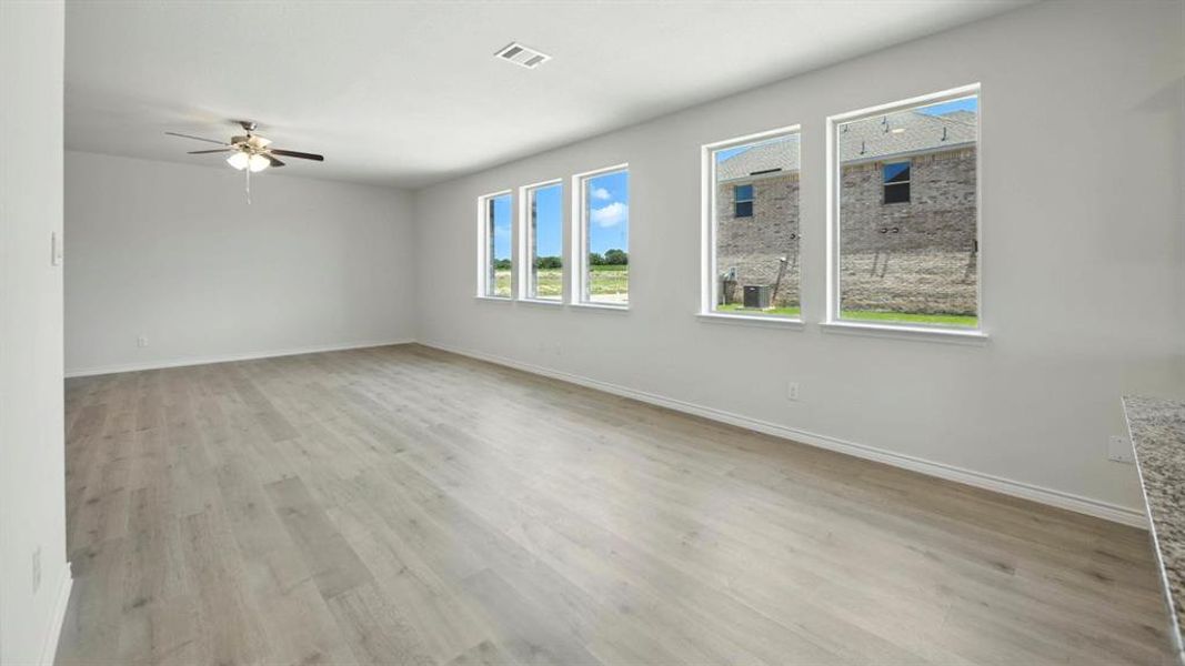 Spacious, unfurnished interior of a new home in Winchester Crossing, Princeton (Image 27).