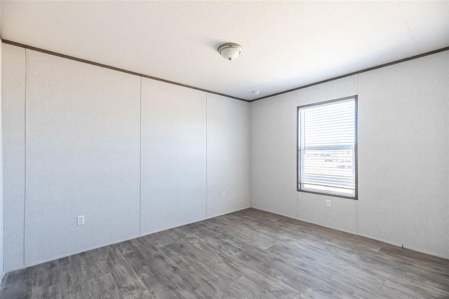 Spacious, unfurnished interior of a new home in , Merkel (Image 13).