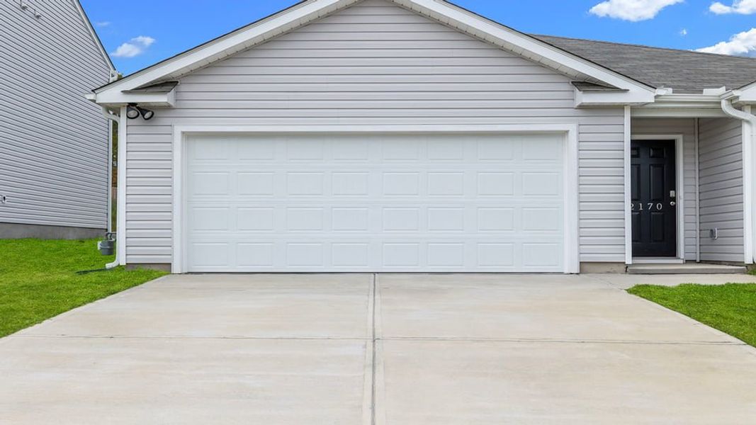 Exterior details and patio area of a home in Lakestone, Woodruff (Image 4).