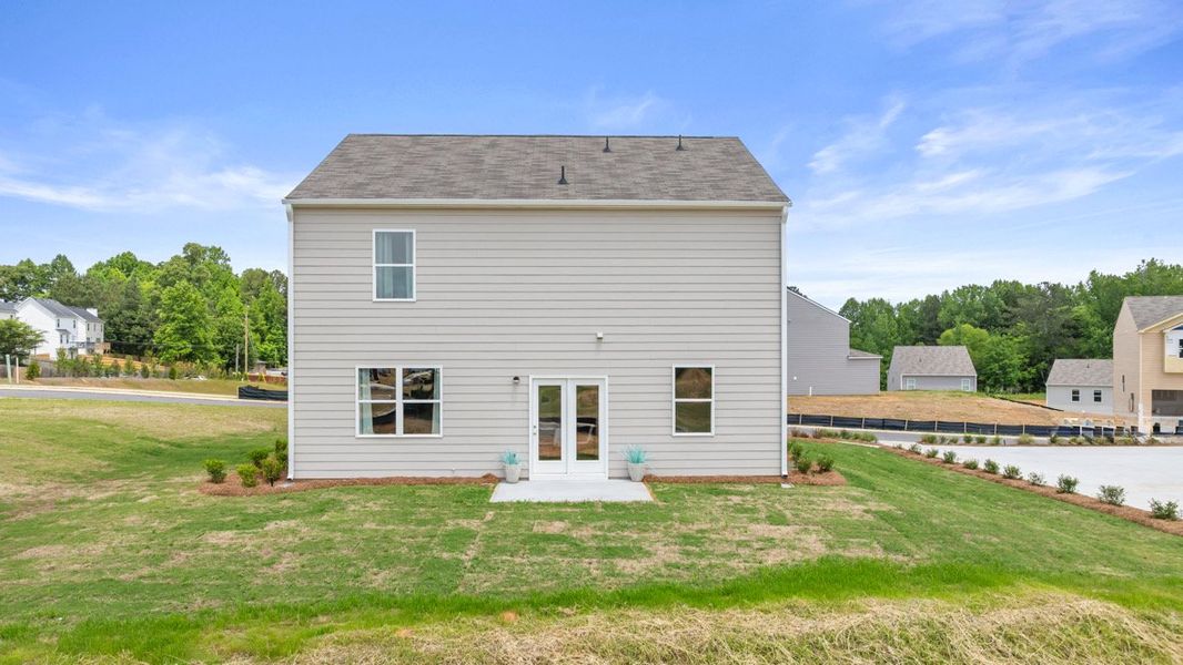 Representative exterior details of a home built from the Belhaven by D.R. Horton in Oakleigh Glen, Dallas (Image 2).