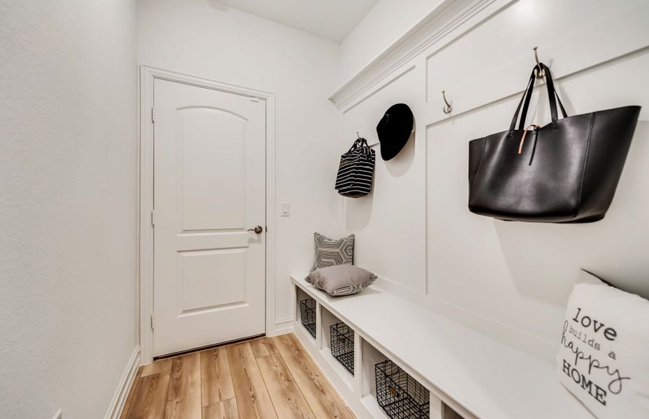 Representative furnished interior of a home built from the Wheeler by Pulte Homes in Wellington, Fort Worth (Image 9).