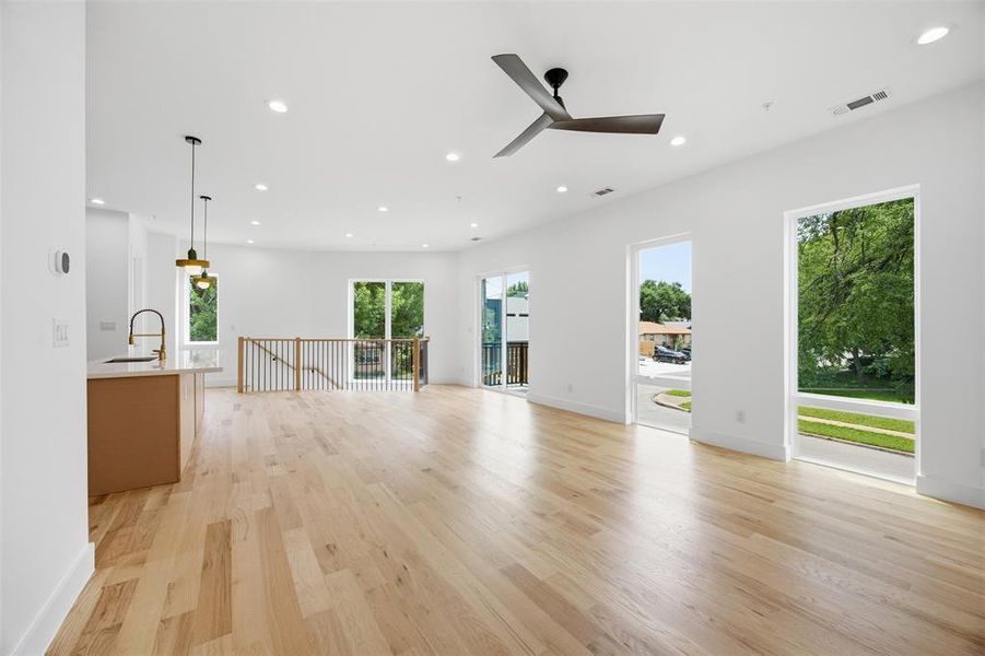 Spacious, unfurnished interior of a new home in , Dallas (Image 31).