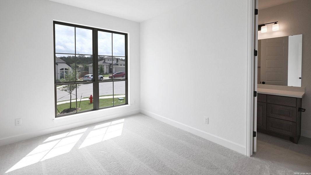 Spacious, unfurnished interior of a new home in Johnson Ranch, Bulverde (Image 21).