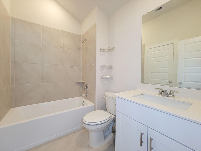 Furnished interior view inside a new home in Creekside Farms, Richmond (Image 34).