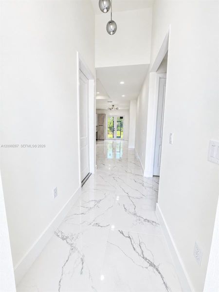 Spacious, unfurnished interior of a new home in , Lehigh Acres (Image 13).