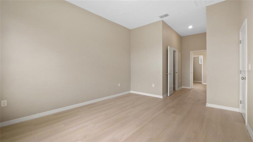 Spacious, unfurnished interior of a new home in , Port Charlotte (Image 23).