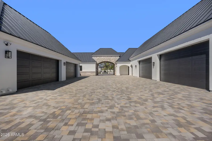 6-web-or-mls-3623-e-mallory-cir