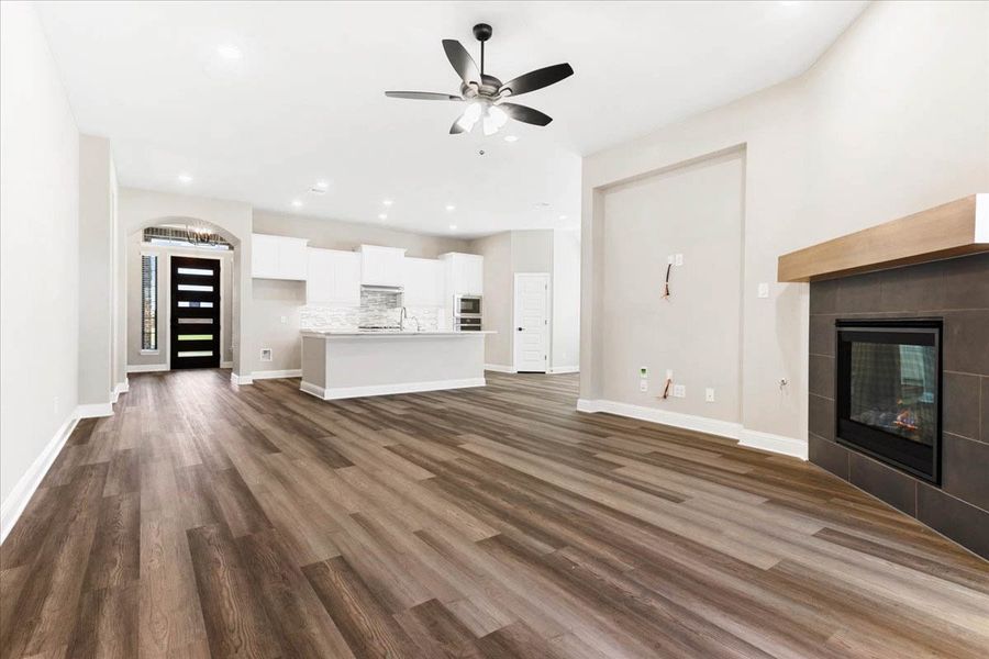 Image 20 of a home in Oaks of North Grove.