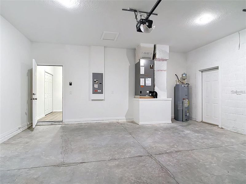 Spacious, unfurnished interior of a new home in , North Port (Image 37).