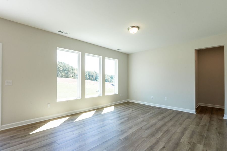 The Everlee - Family Room